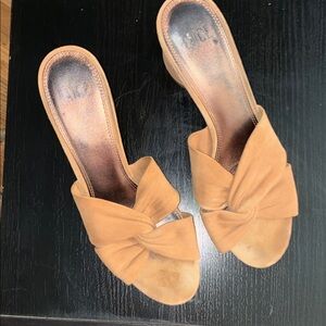 PAIGE Tan Women's Heels Cloth Knot Upper size 9